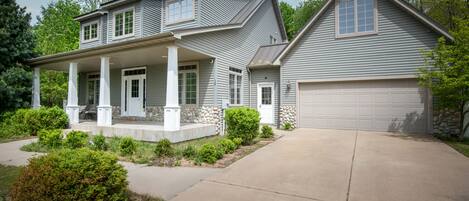 Plenty of parking in the driveway and garage