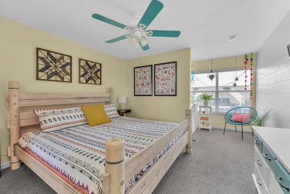 Bedroom with king size bed and memory foam mattress, w/ reading nook