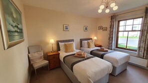 Main bedroom Twin beds option