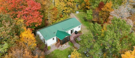 Fabulous fall colors! Private, waterfront cabin in Barron County Forest! 