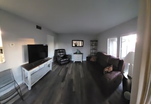 Living room. Full cable TV and high speed internet.