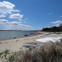 Association Beach, Phinney's Harbor, 4 min walk