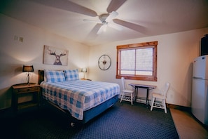 Experience the perfect blend of comfort and sophistication in our Grand Lake Village Queen Studio.