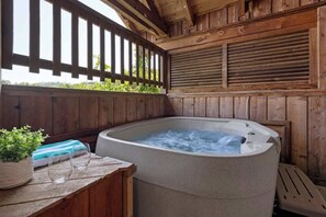 Your Own Private Hot Tub!