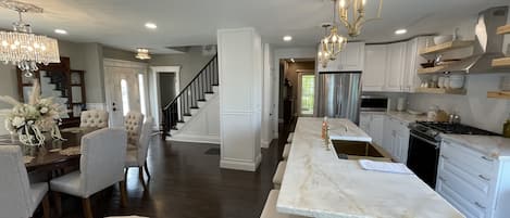 Kitchen/Dining Area