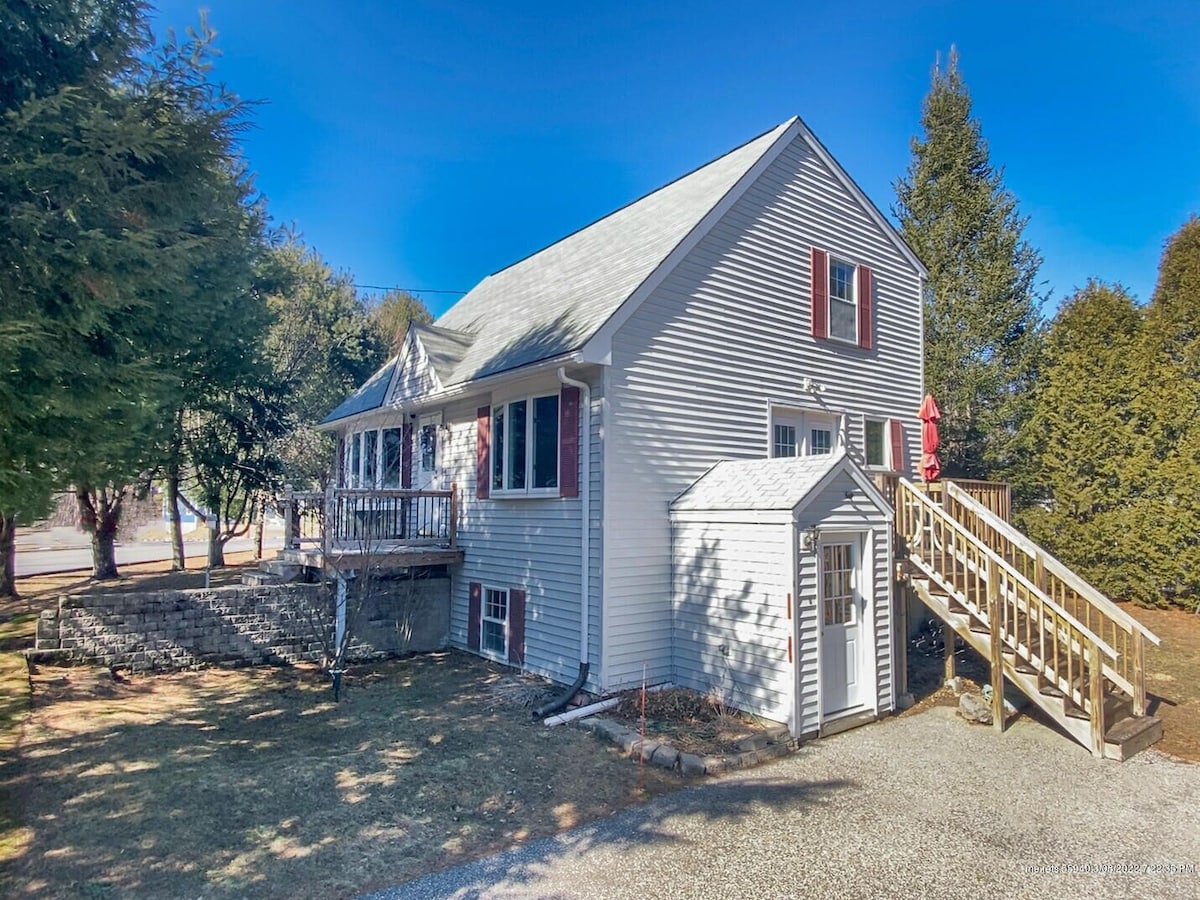 Family beach home within a 15 minute walk of Maine’s nicest beaches