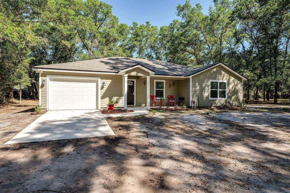 Welcome to Moody Oaks!   Brand New Built Home - there is a driveway & garage but also plenty of area to park!