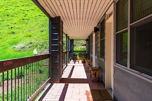 Plenty of outdoor space overlooking the slopes.