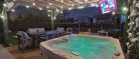 Six Person Hot Tub! TV is now mounted on back deck. Please note that the TV is now mounted on the back deck!