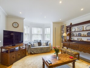 Queens Mews Living Area 