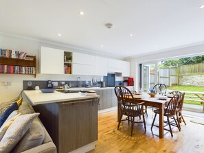 Queens Mews Kitchen Queens Mews Kitchen 