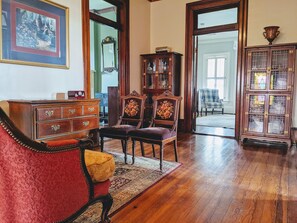 Sitting area located on the second floor landing of the Town House. 