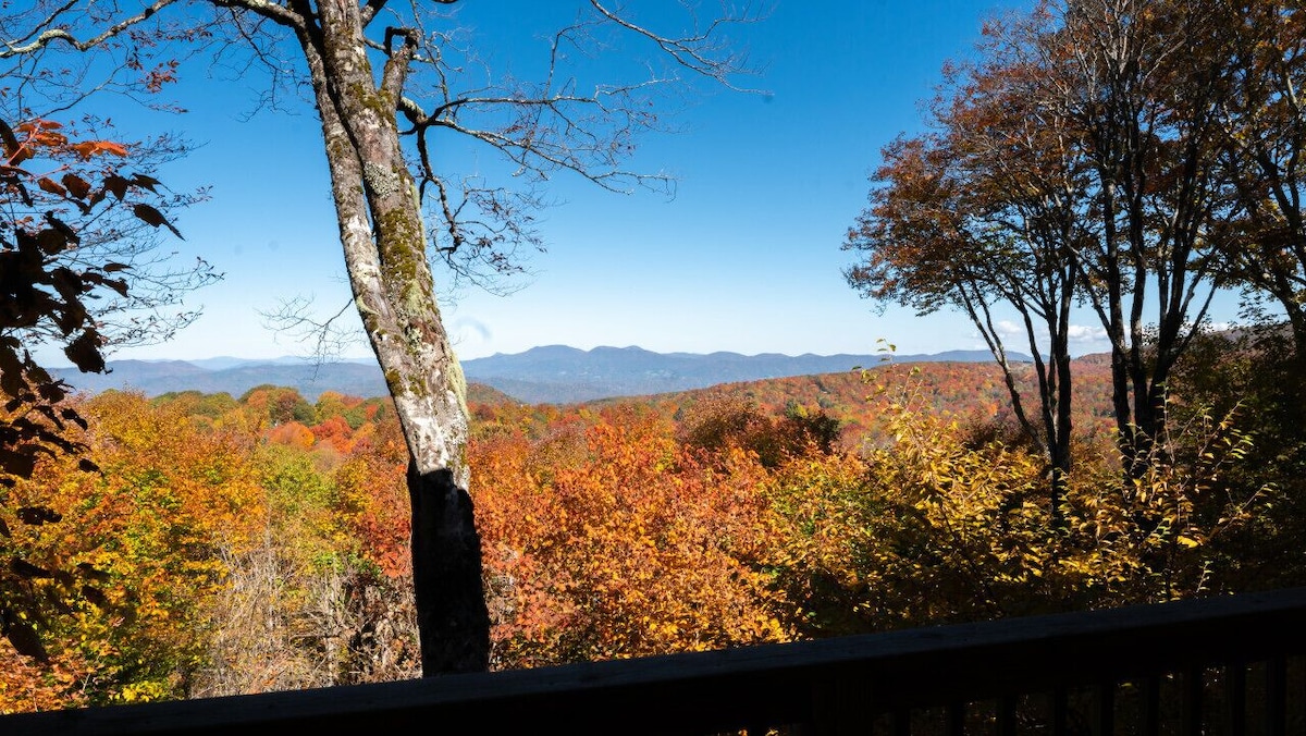 Hot Tub, Panoramic Views, Deck, Firepit