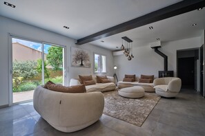 Vacation rental AUREILLE villa for rent living room