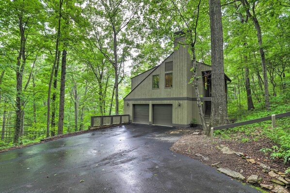 Asheville Vacation Rental | 1BR | 1BA | Stairs Required | 700 Sq Ft