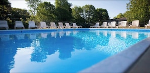 In-ground ground pool