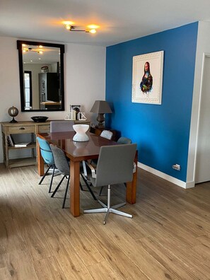 Salle à manger.
