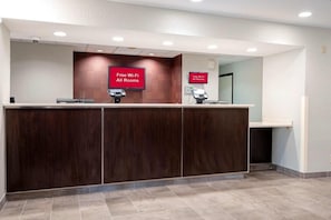 24/7 front-desk area where you can store your luggage before check in and after check out
