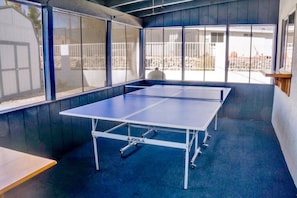 Ping pong table, Game on!