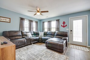 Living Room | Free WiFi