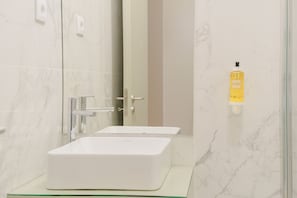 Bain