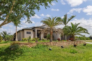 4 bedroom vacation rental on the canal