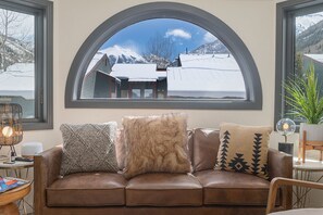 living  - Lulu 6J - Vivid Vacation Rentals Telluride - living  - Lulu 6J - Vivid Vacation Rentals Telluride