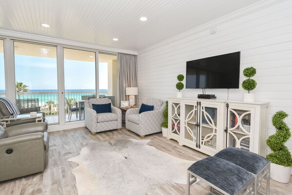 Silver Shells St. Maarten 405- Living Area