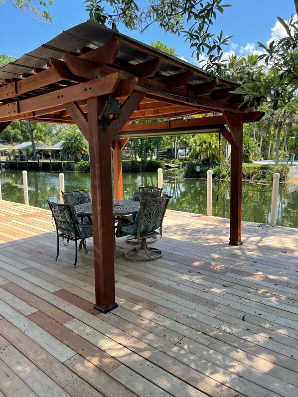 Outdoor dining