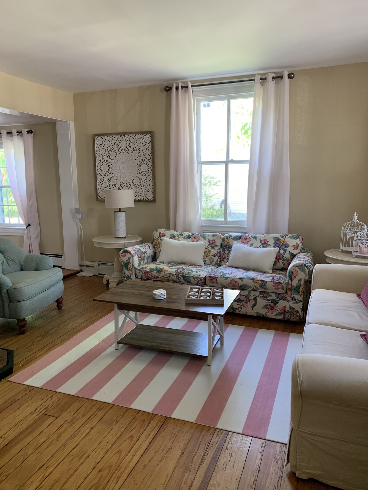 The PINK PEARL in Historic Leesburg