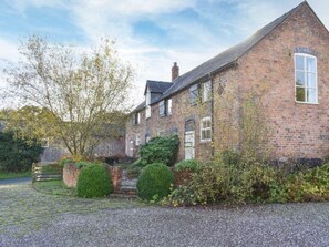 The Coach House Parking