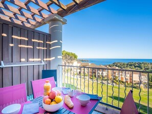 Sky, Plant, Daytime, Property, Building, Tableware, Seaside Resort, Azure, Blue, Shade