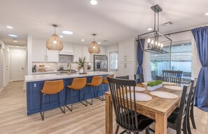 Large Kitchen Island w/Seating, Open to Breakfast/Dining Area.