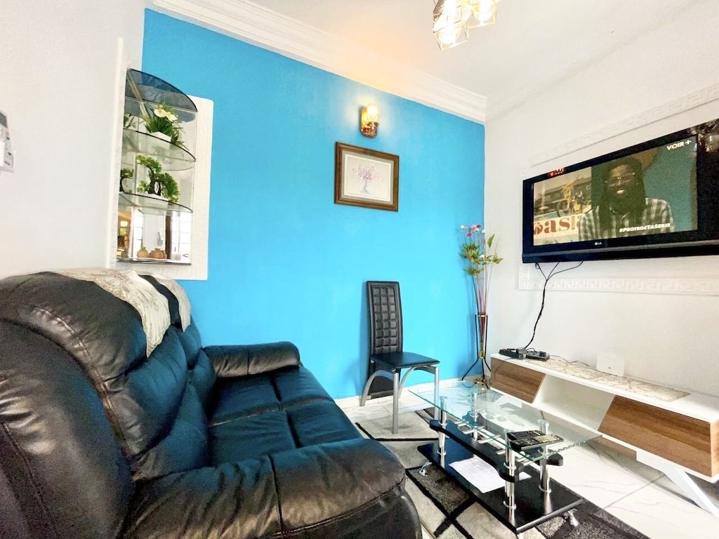 Guesthouse a4 fustel city bonamoussadi santa lucia douala