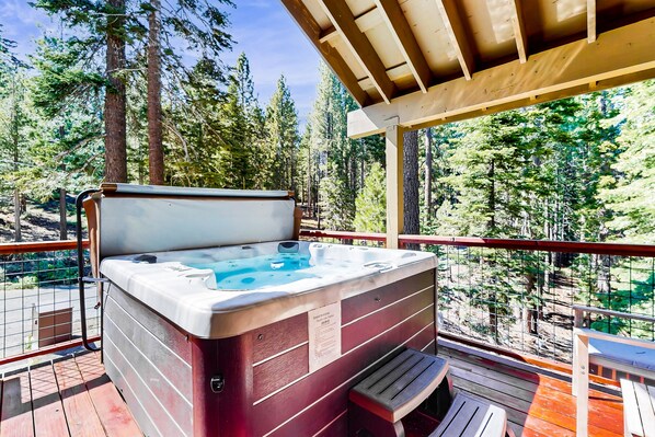Outdoor spa tub