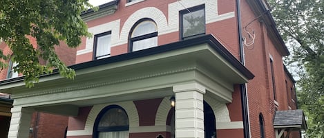 Welcome to historic Old Louisville!