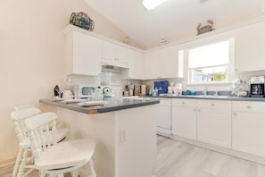 Well appointed kitchen to prepare your favorite meals