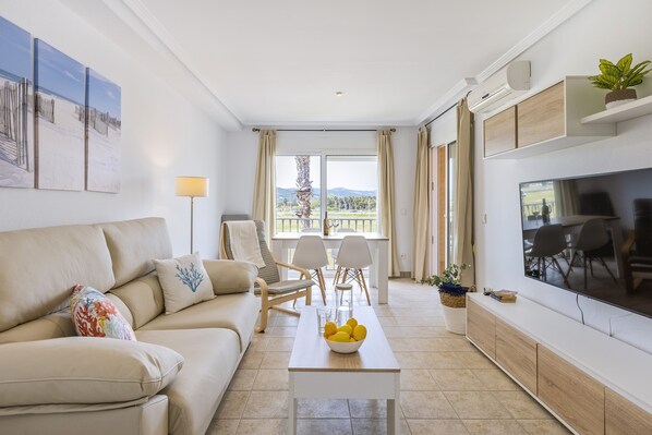 Living-dining room