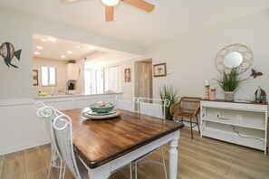 St. Augustine Beach Rentals Dining Room