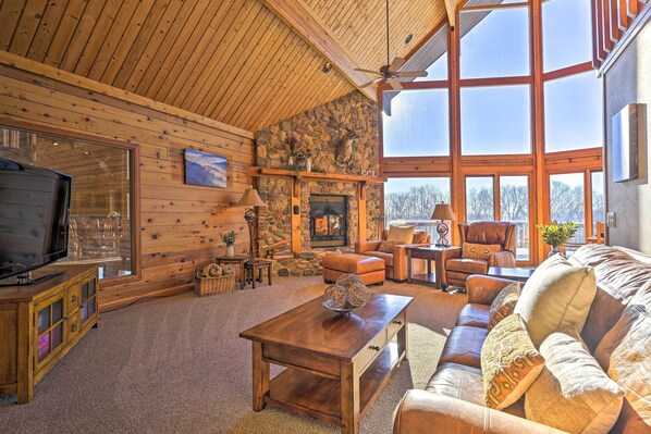 Merrimac Vacation Rental | 5BR | 3.5BA | 9 Entry Steps | 4,100 Sq Ft