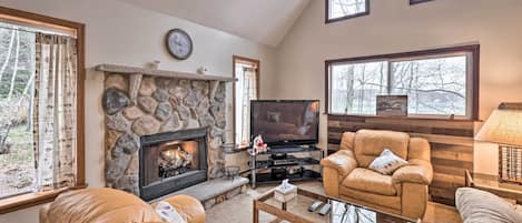 Pocono Lake Vacation Rental | 3BR | 1.5 BA | 1,112 Sq Ft | Access Only By Stairs