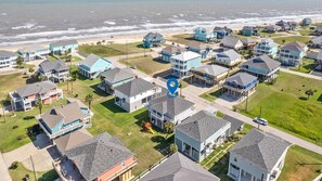 2 minute walk or 30 sec golf cart ride to the beach!