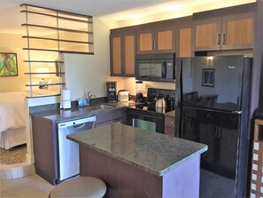 Full kitchen