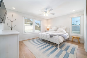 extra large primary bedroom