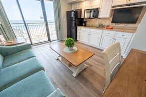 Direct Oceanfront Beautifully Decorated