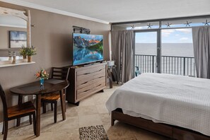 Large Living Area with Views of the Ocean, Beautifully Decorated