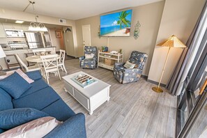 Large Living/Dining Room Area, Beautifully Decorated