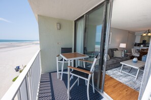 Direct Oceanfront, Beautifully Decorated