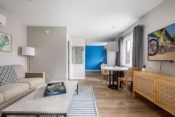 "This is a brand new place (newly remodeled) with modern facilities. We were the first to occupy this amazing downtown apartment. The decor with the modern amenities was well put together. "
-Jeeve, May 2022