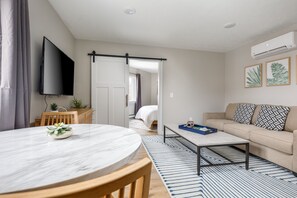 "It is newly remodeled and looks exactly the same as photos. The space was nicely decorated and very clean."
-Rebecca, May 2022